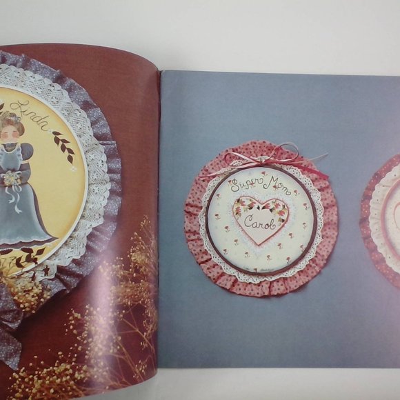 Pricilla Hauser Presents "Hoop Hoop Hurrah for Canvas Painting! 1982 LOT#6 - Picture 2 of 6